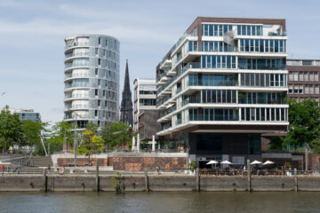 Matthias - Strandhöft - 20.07.2024 - Mit Blick auf alte Nikolai-Kirche