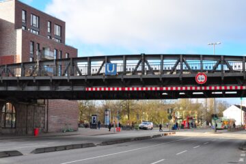 Sabine Poppe - Hoheluft - 06.02.2025 - U-Bahn Hoheluft